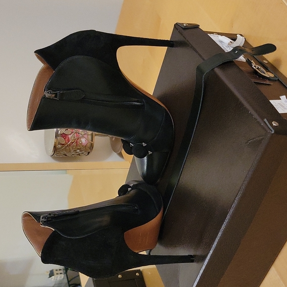 Alaia Bombe Booties Brand New w/tag - Picture 4 of 9